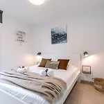 Whaaw Westende-bad Aparthotel 4*