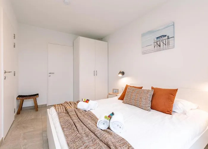 Whaaw Westende-bad Aparthotel 4*