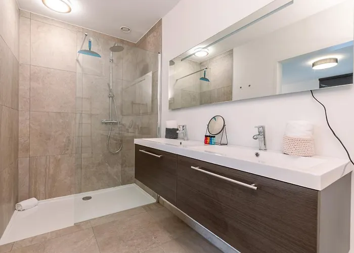 Hotel apartamentowy Whaaw Westende-bad 4*